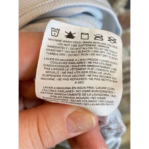 Nike Dri-Fit Light Gray V Neck Athletic Tshirt Women’s Size Medium - Picture 9 of 9